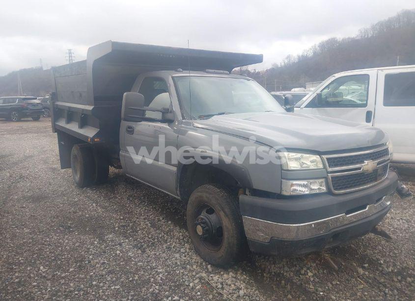 2006 Chevrolet Silverado 3500 CHASSIS WORK TRUCK (VIN 1GBJK34D86E201738) main photo
