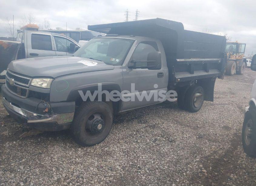 Photo 11 of 2006 Chevrolet Silverado 3500 CHASSIS WORK TRUCK (VIN 1GBJK34D86E201738)