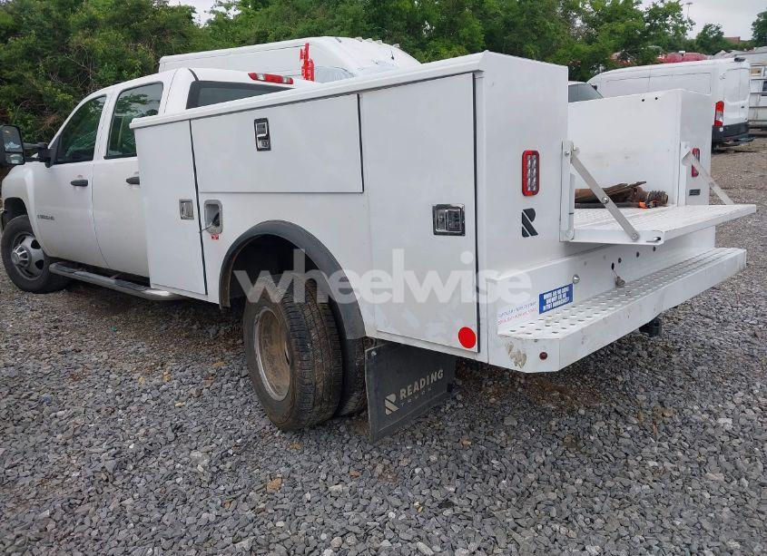 Photo 3 of 2009 Chevrolet Silverado 3500HD WORK TRUCK (VIN 1GBJK73619F149653)