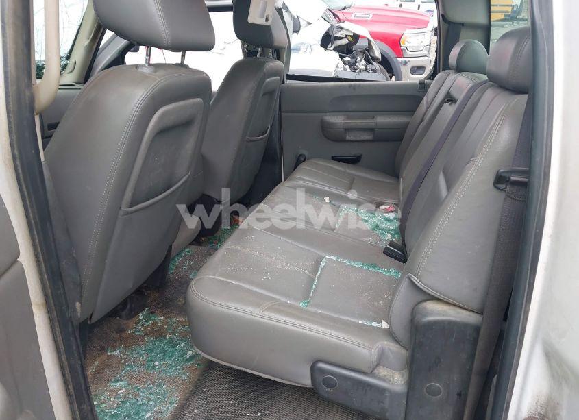 Photo 8 of 2009 Chevrolet Silverado 3500HD WORK TRUCK (VIN 1GBJK73619F149653)