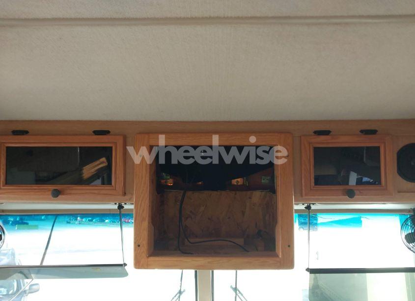 Photo 16 of 1998 Chevrolet P30 (VIN 1GBJP37JXW3316548)