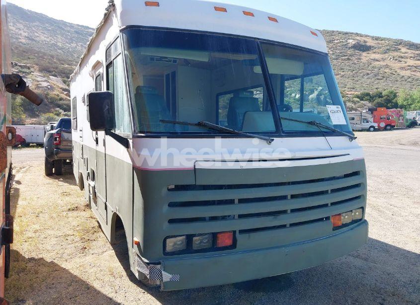 1993 Chevrolet P30 (VIN 1GBJP37N6P3303218) main photo