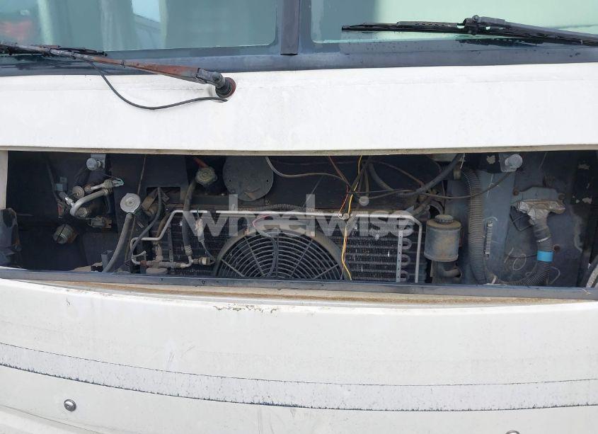 Photo 10 of 1993 Chevrolet P30 (VIN 1GBJP37N6P3311027)