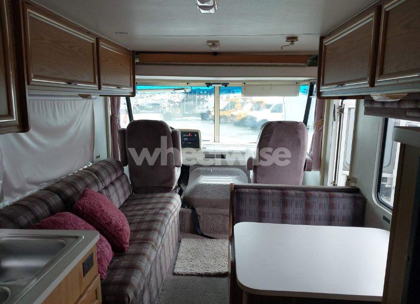 Photo 16 of 1993 Chevrolet P30 (VIN 1GBJP37N6P3311027)