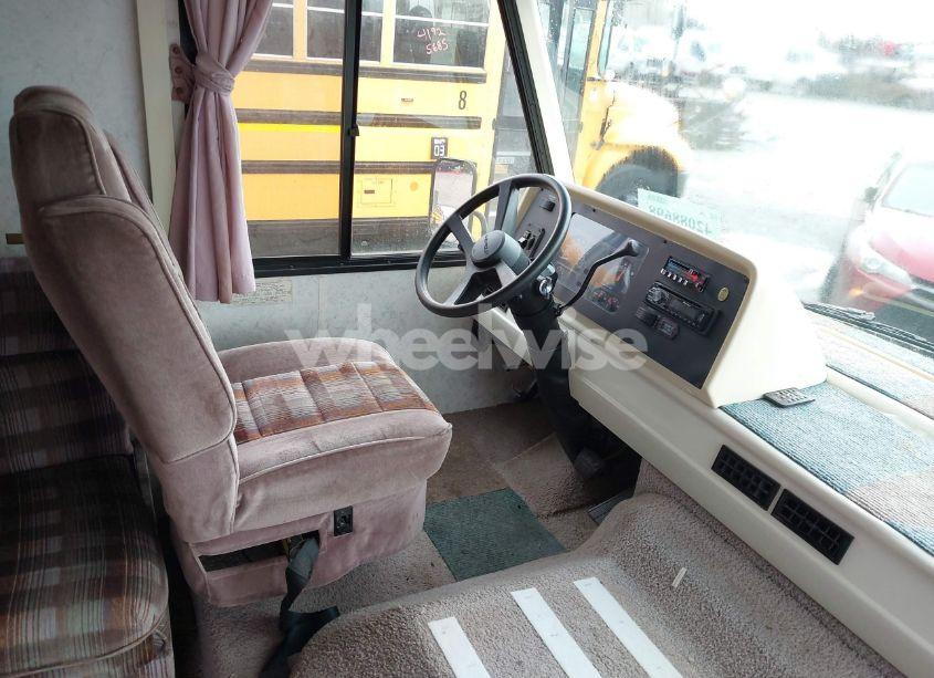 Photo 5 of 1993 Chevrolet P30 (VIN 1GBJP37N6P3311027)