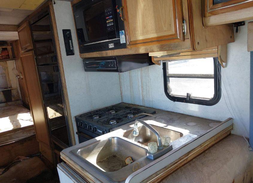 Photo 12 of 1993 Chevrolet P30 (VIN 1GBJP37N7P3314079)