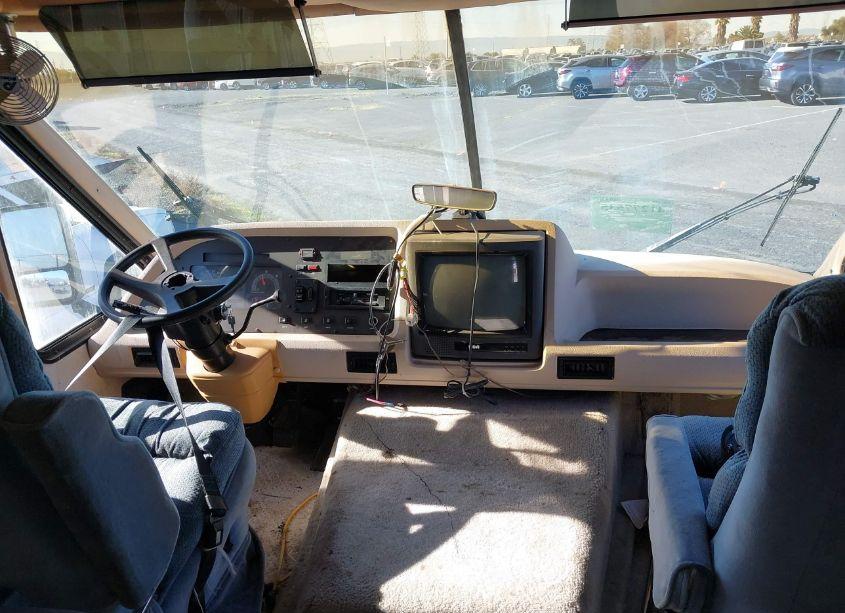 Photo 5 of 1993 Chevrolet P30 (VIN 1GBJP37N7P3314079)