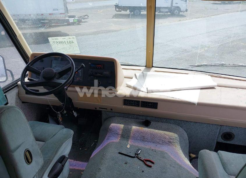 Photo 5 of 1996 Chevrolet P30 (VIN 1GBJP37N8T3301318)