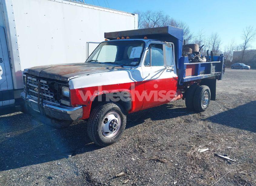 Photo 2 of 1989 Chevrolet V3500 (VIN 1GBJV34KXKJ100613)