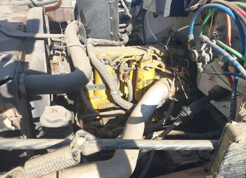 Photo 10 of 2002 Chevrolet C-series C6H042 (VIN 1GBK6H1C52J505595)