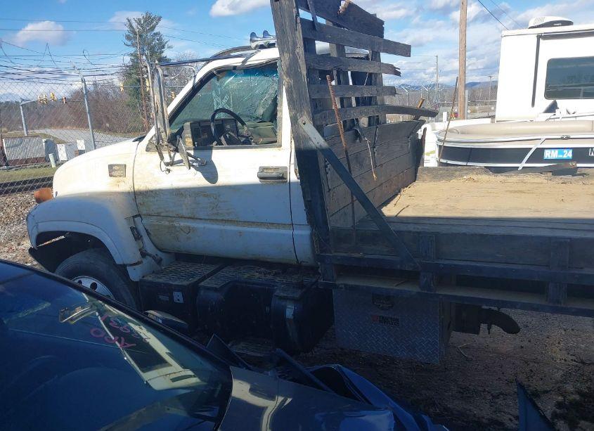 Photo 13 of 2002 Chevrolet C-series C6H042 (VIN 1GBK6H1C52J505595)