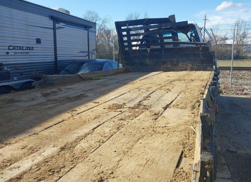 Photo 8 of 2002 Chevrolet C-series C6H042 (VIN 1GBK6H1C52J505595)