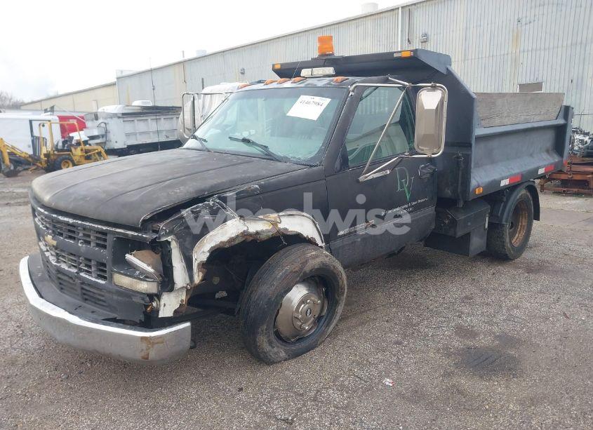 Photo 2 of 2000 Chevrolet C3500 HD CHASSIS (VIN 1GBKC34F7YF505532)