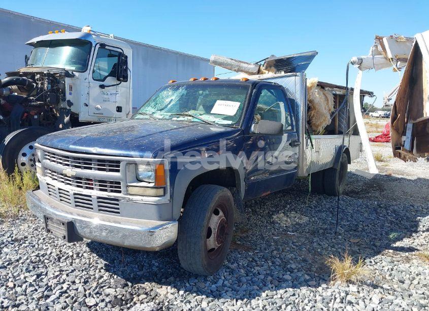 Photo 2 of 2000 Chevrolet C3500 HD CHASSIS (VIN 1GBKC34J4YF435136)