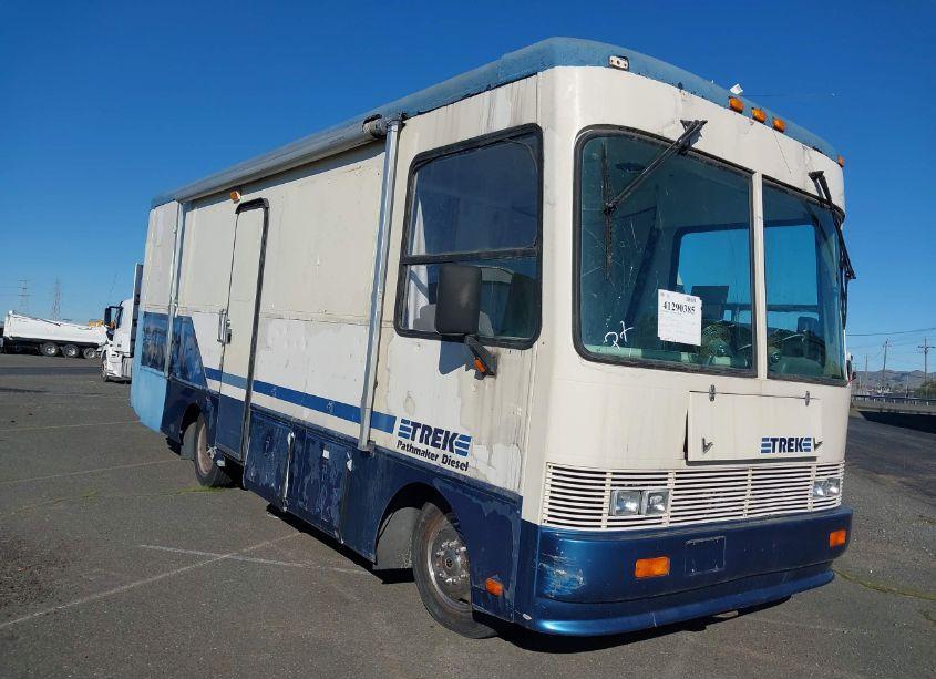 1996 Chevrolet P30 (VIN 1GBKP37F0T3303075) main photo