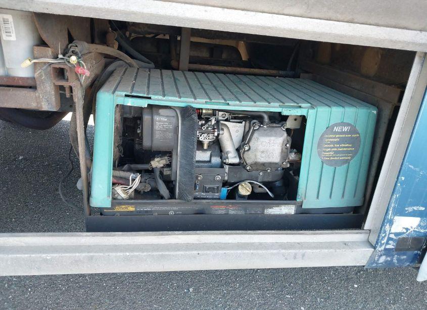 Photo 12 of 1996 Chevrolet P30 (VIN 1GBKP37F0T3303075)