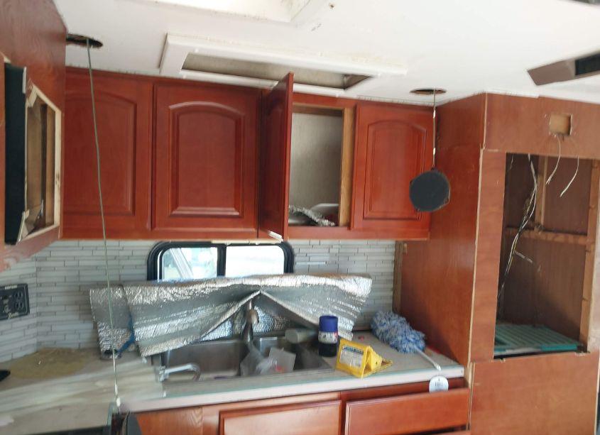 Photo 16 of 1996 Chevrolet P30 (VIN 1GBKP37F0T3303075)