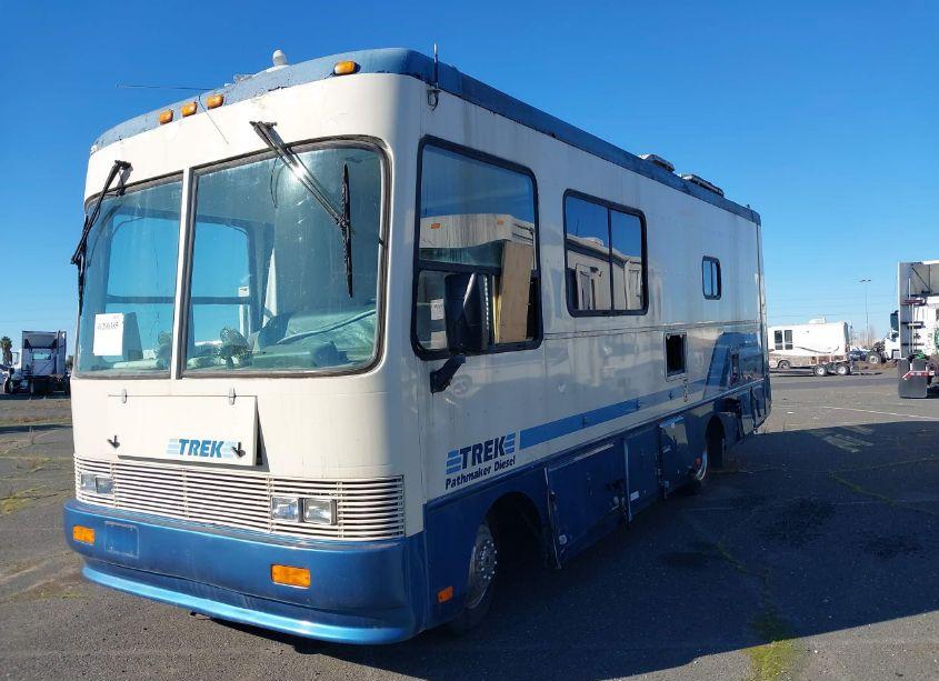 Photo 2 of 1996 Chevrolet P30 (VIN 1GBKP37F0T3303075)