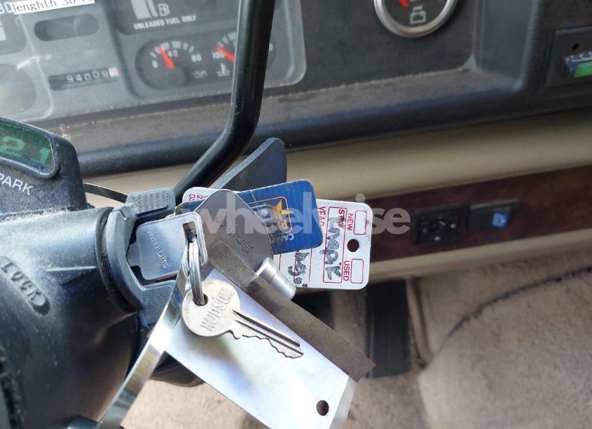 Photo 11 of 1997 Chevrolet P30 (VIN 1GBKP37J6V3309745)