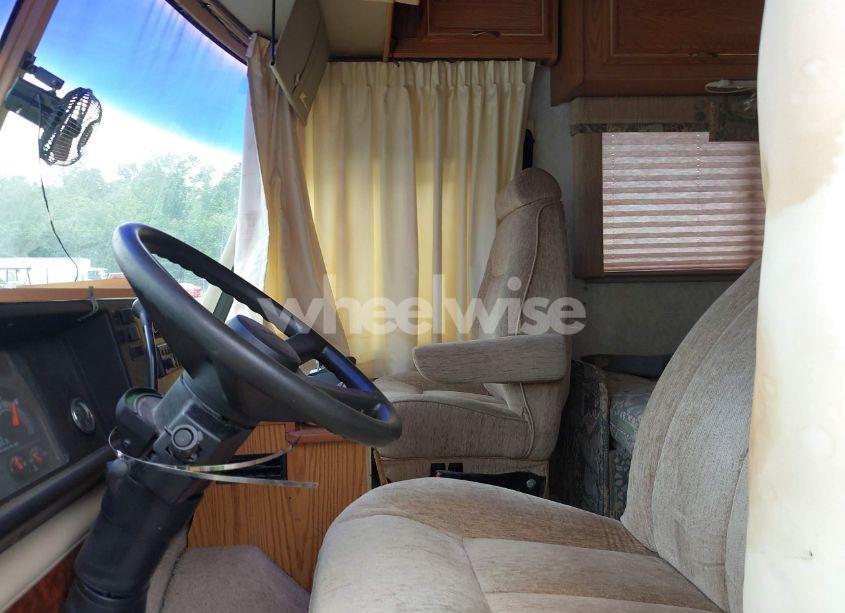 Photo 5 of 1997 Chevrolet P30 (VIN 1GBKP37J6V3309745)