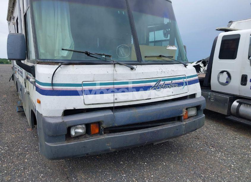 Photo 6 of 1997 Chevrolet P30 (VIN 1GBKP37J6V3309745)