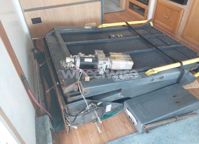 Photo 6 of 1997 Chevrolet P30 (VIN 1GBKP37J7V3316221)