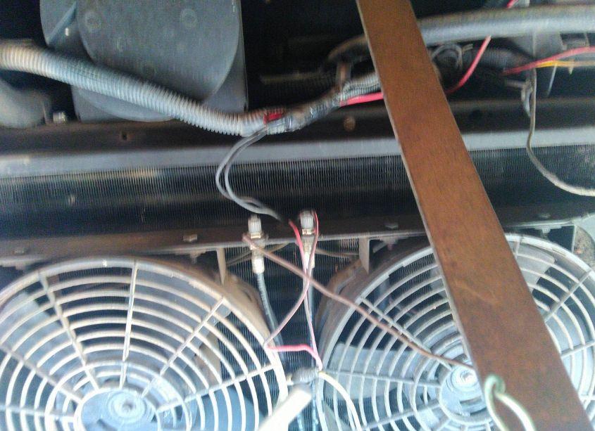 Photo 10 of 1990 Fleetwood Sp30 (VIN 1GBKP37N0L3314200)