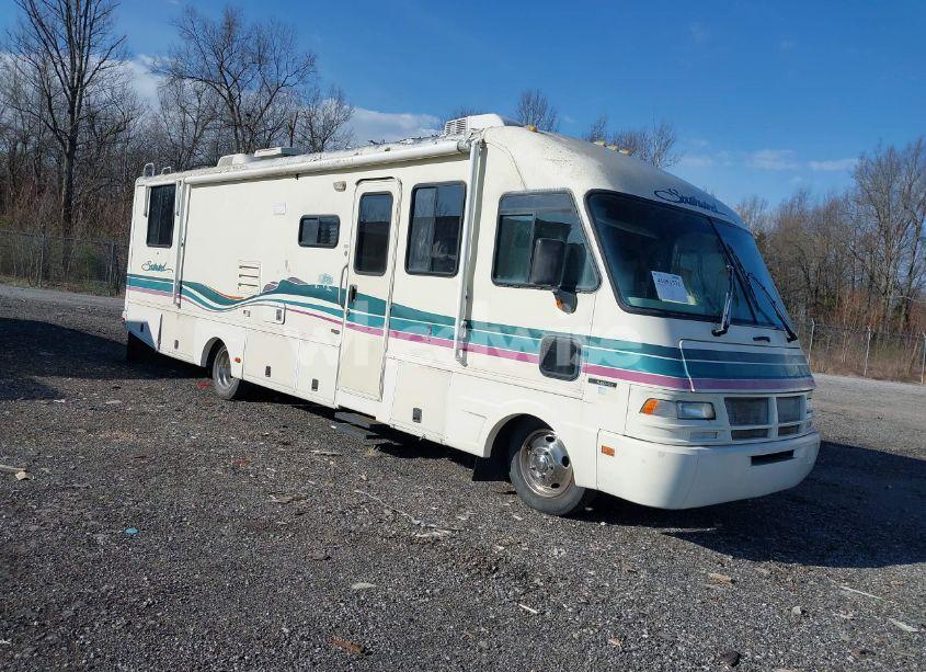 1994 Chevrolet P30 (VIN 1GBKP37N0R3325657) main photo