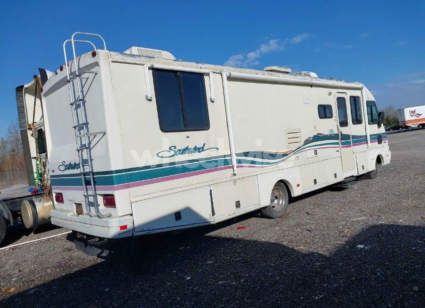 Photo 4 of 1994 Chevrolet P30 (VIN 1GBKP37N0R3325657)