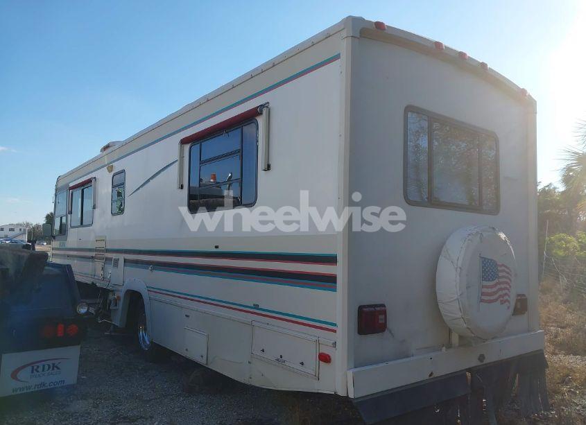 Photo 3 of 1992 Chevrolet P30 (VIN 1GBKP37N1N3322020)