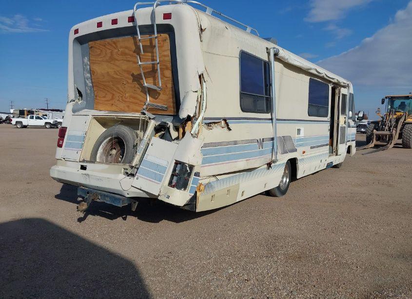 Photo 4 of 1991 Chevrolet P30 (VIN 1GBKP37N3M3302060)