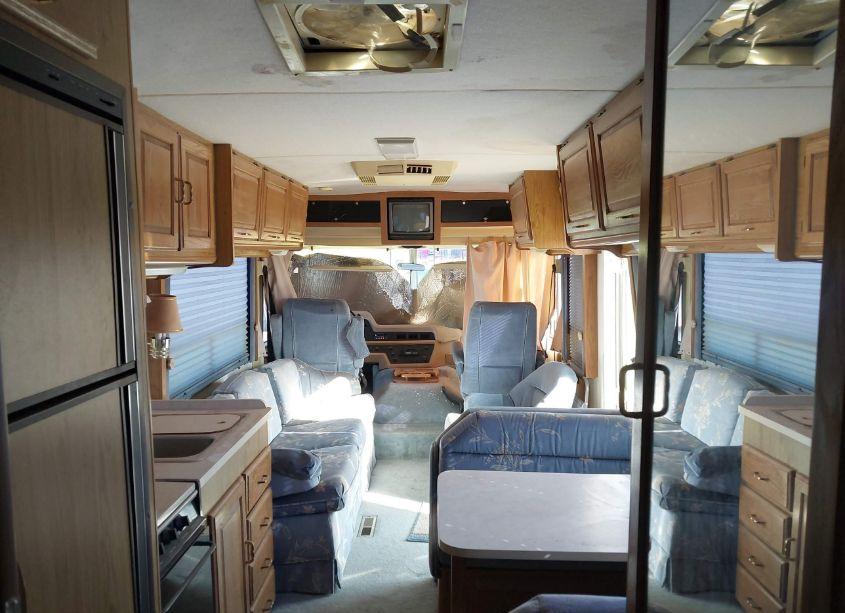 Photo 5 of 1991 Chevrolet P30 (VIN 1GBKP37N3M3302060)