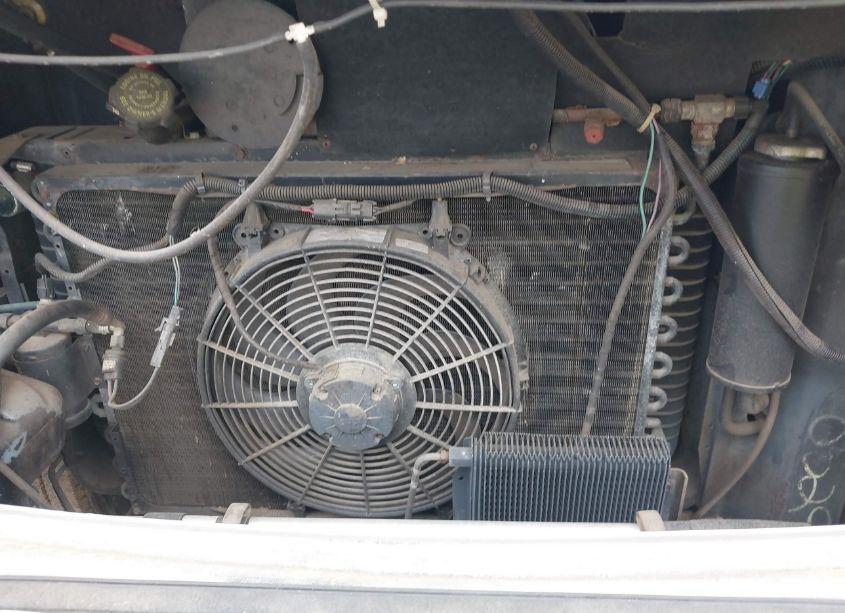 Photo 10 of 1994 Chevrolet P30 (VIN 1GBKP37N4R3310529)