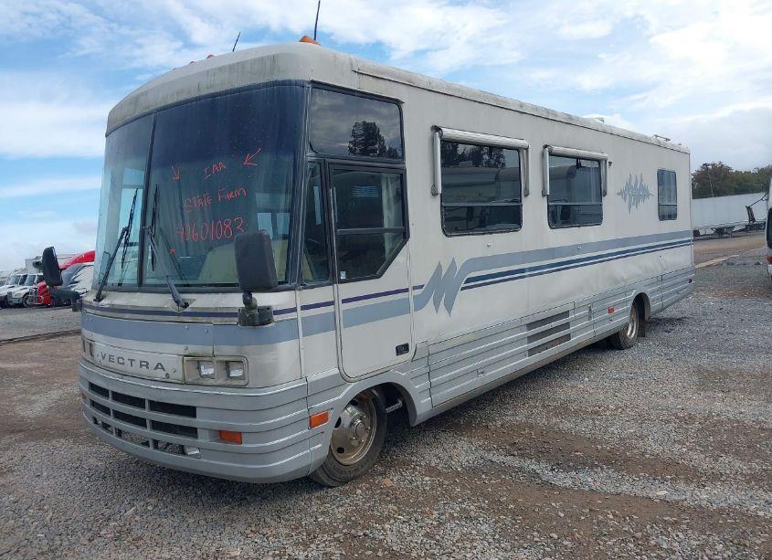 Photo 2 of 1994 Chevrolet P30 (VIN 1GBKP37N4R3310529)