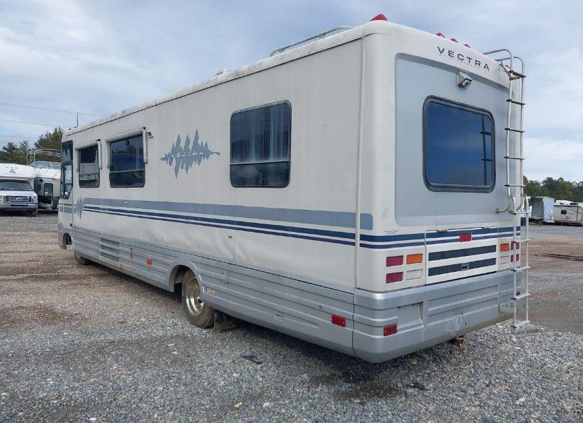 Photo 3 of 1994 Chevrolet P30 (VIN 1GBKP37N4R3310529)