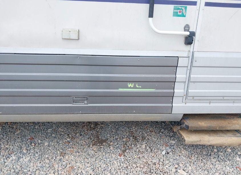 Photo 6 of 1994 Chevrolet P30 (VIN 1GBKP37N4R3310529)