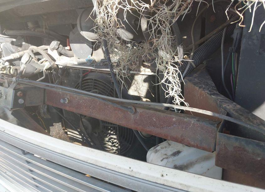 Photo 10 of 1992 Chevrolet P30 (VIN 1GBKP37N7N3314424)