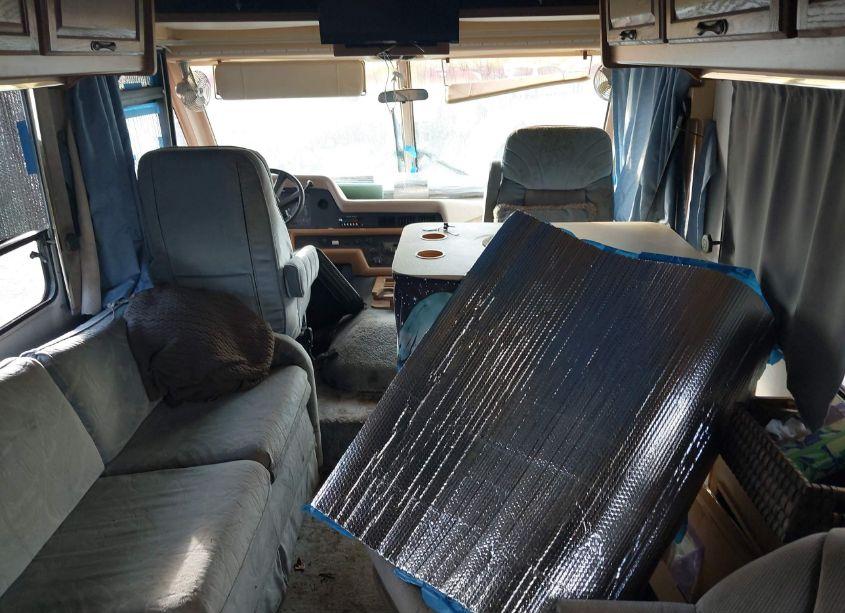 Photo 16 of 1992 Chevrolet P30 (VIN 1GBKP37N7N3314424)