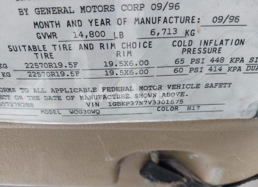 Photo 9 of 1997 Chevrolet P30 (VIN 1GBKP37N7V3301575)