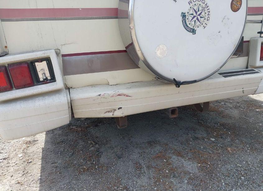 Photo 15 of 1995 Chevrolet P30 (VIN 1GBKP37N9S3320382)