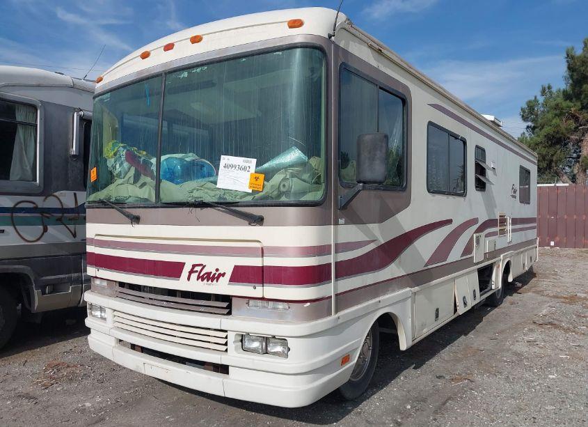 Photo 2 of 1995 Chevrolet P30 (VIN 1GBKP37N9S3320382)