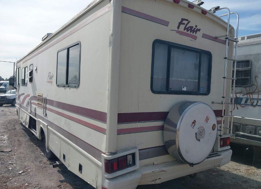 Photo 3 of 1995 Chevrolet P30 (VIN 1GBKP37N9S3320382)