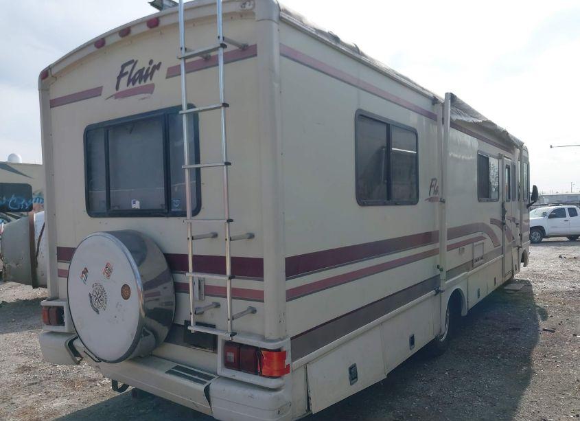 Photo 4 of 1995 Chevrolet P30 (VIN 1GBKP37N9S3320382)