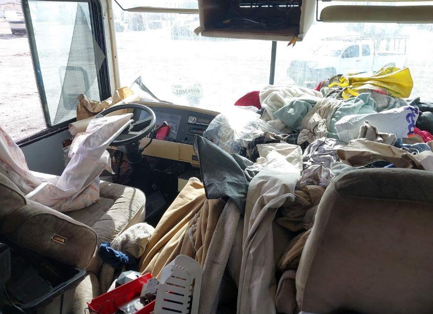 Photo 5 of 1995 Chevrolet P30 (VIN 1GBKP37N9S3320382)