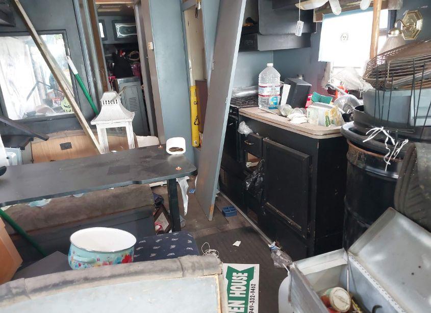 Photo 8 of 1995 Chevrolet P30 (VIN 1GBKP37N9S3320382)