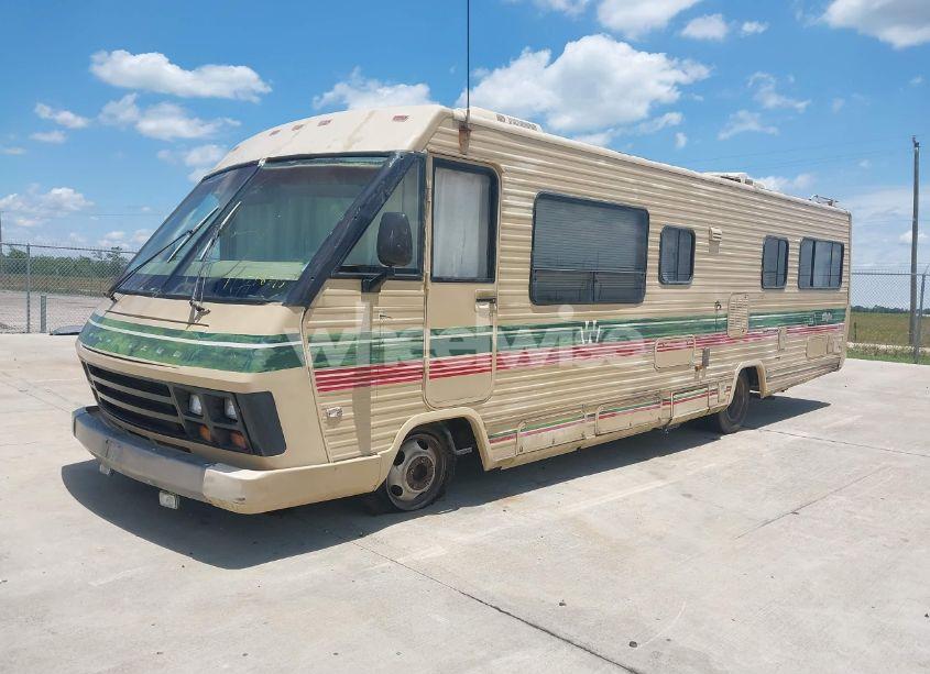 Photo 2 of 1986 Chevrolet P30 (VIN 1GBKP37W2G3334706)