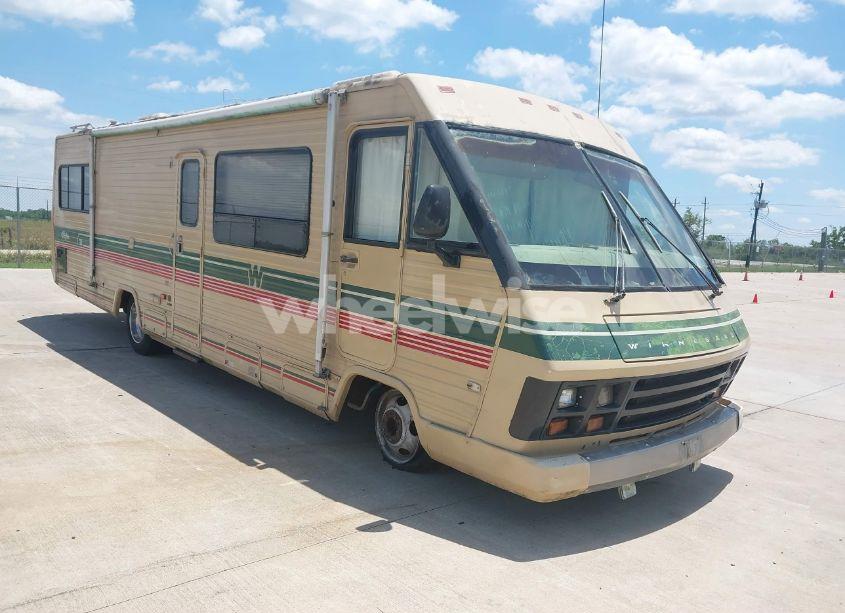 Photo 3 of 1986 Chevrolet P30 (VIN 1GBKP37W2G3334706)