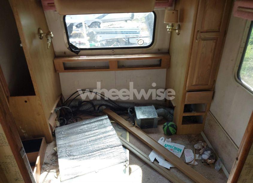 Photo 14 of 1988 Chevrolet P30 (VIN 1GBKP37W2J3300840)