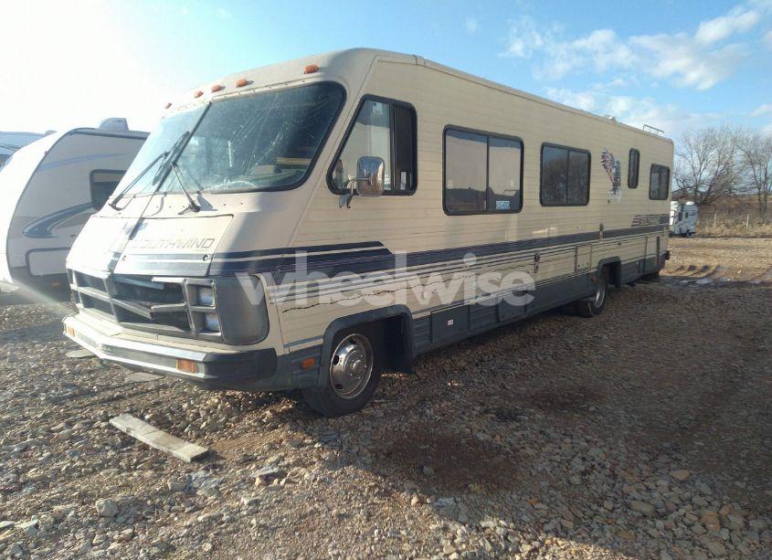 Photo 2 of 1985 Chevrolet P30 (VIN 1GBKP37W6F3303683)