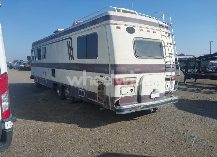 Photo 3 of 1986 Chevrolet P30 (VIN 1GBKP37W8F3320162)